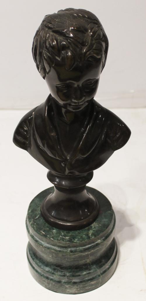 Figura de busto de joven. Ref. 104954