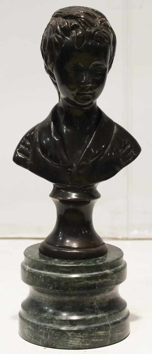 Figura de busto de joven. Ref. 104954
